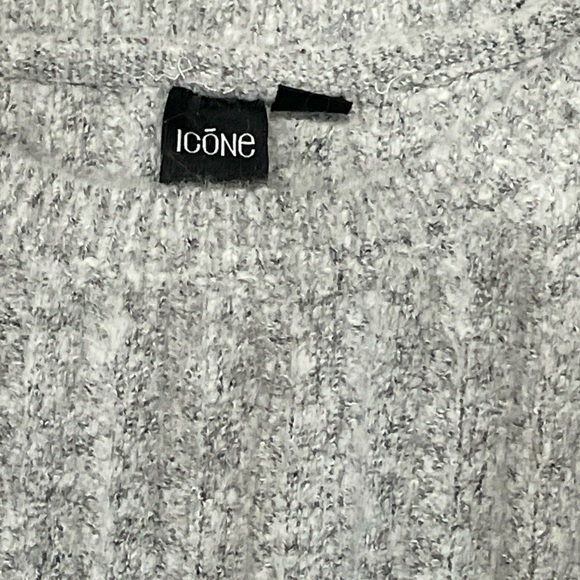 3/$25 Icone sweater size Large - Picture 4 of 7